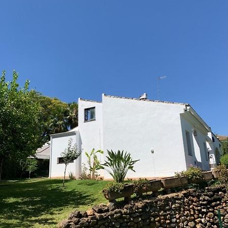 Chalet Con Vistas A Sevilla Gelves Exterior photo
