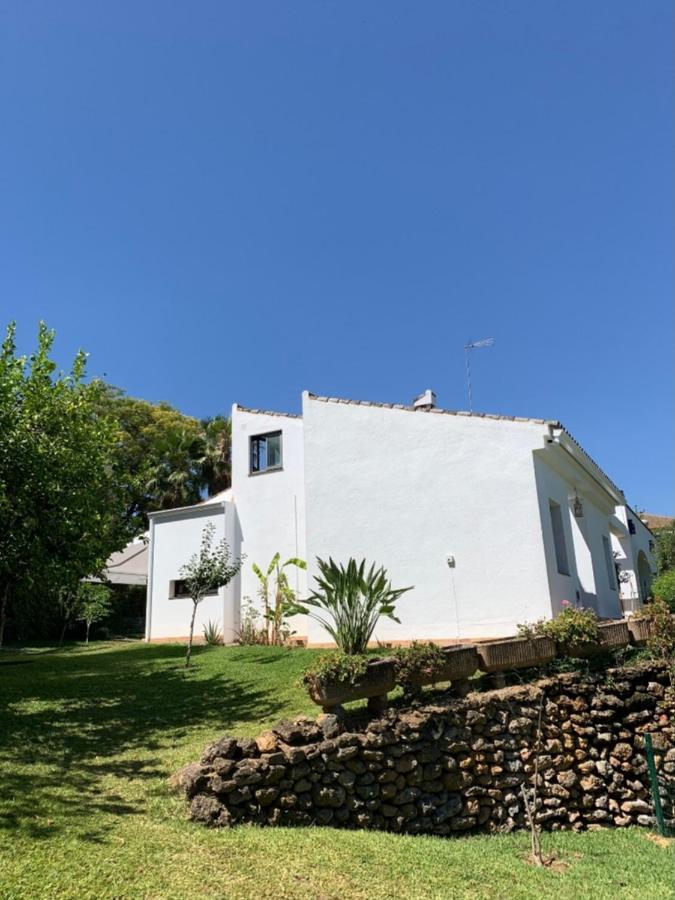 Chalet Con Vistas A Sevilla Gelves Exterior photo
